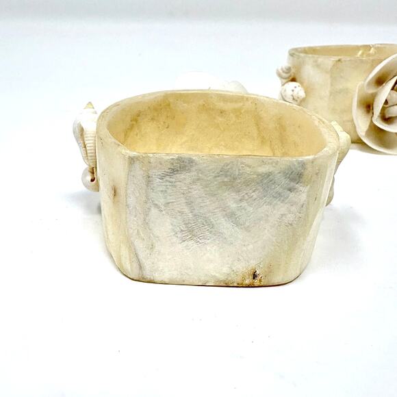 Vintage Capiz Shell Mother of Pearl Flower Rose Napkin Rings Set of 4 - 1970s - Picture 7 of 8